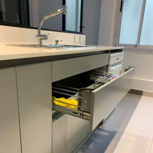 Rack tipo ollero y bajo pileta